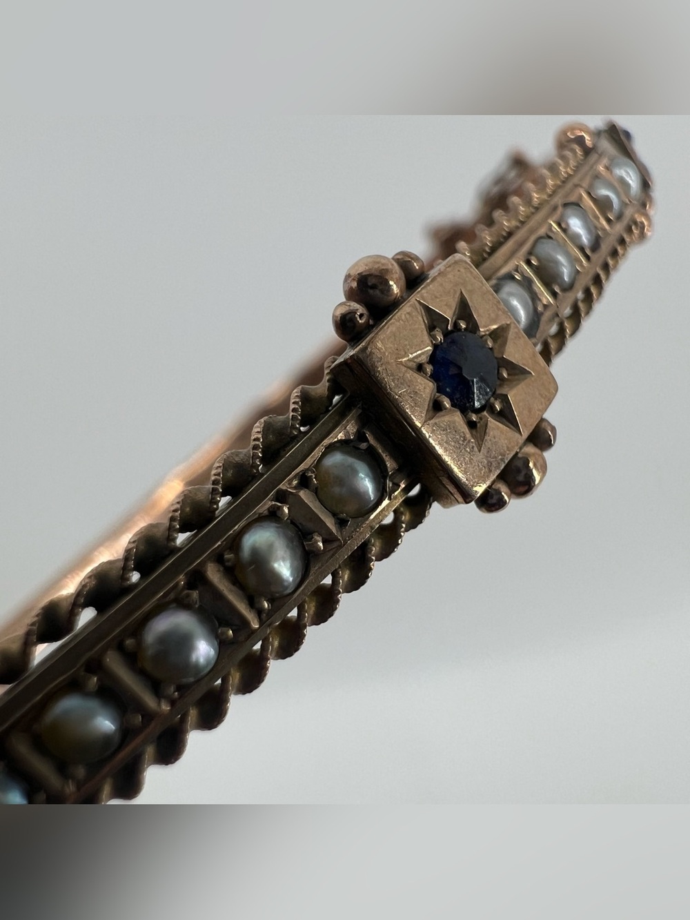 9K Gold Victorian Bangle Bracelet Blue White Stones 2.5” Stackable Dainty 5.19g - Picture 9 of 14
